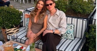 Pacar McTominay Cantik dan Seksi