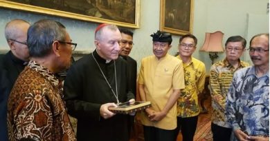 Kardinal Pietro Parolin Gantikan sementara Tugas Paus Leo XIV