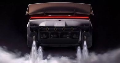 Elon Musk Pamer Mobil Terbang Bertenaga Roket Elon Musk Pamer Mobil Terbang Bertenaga Roket